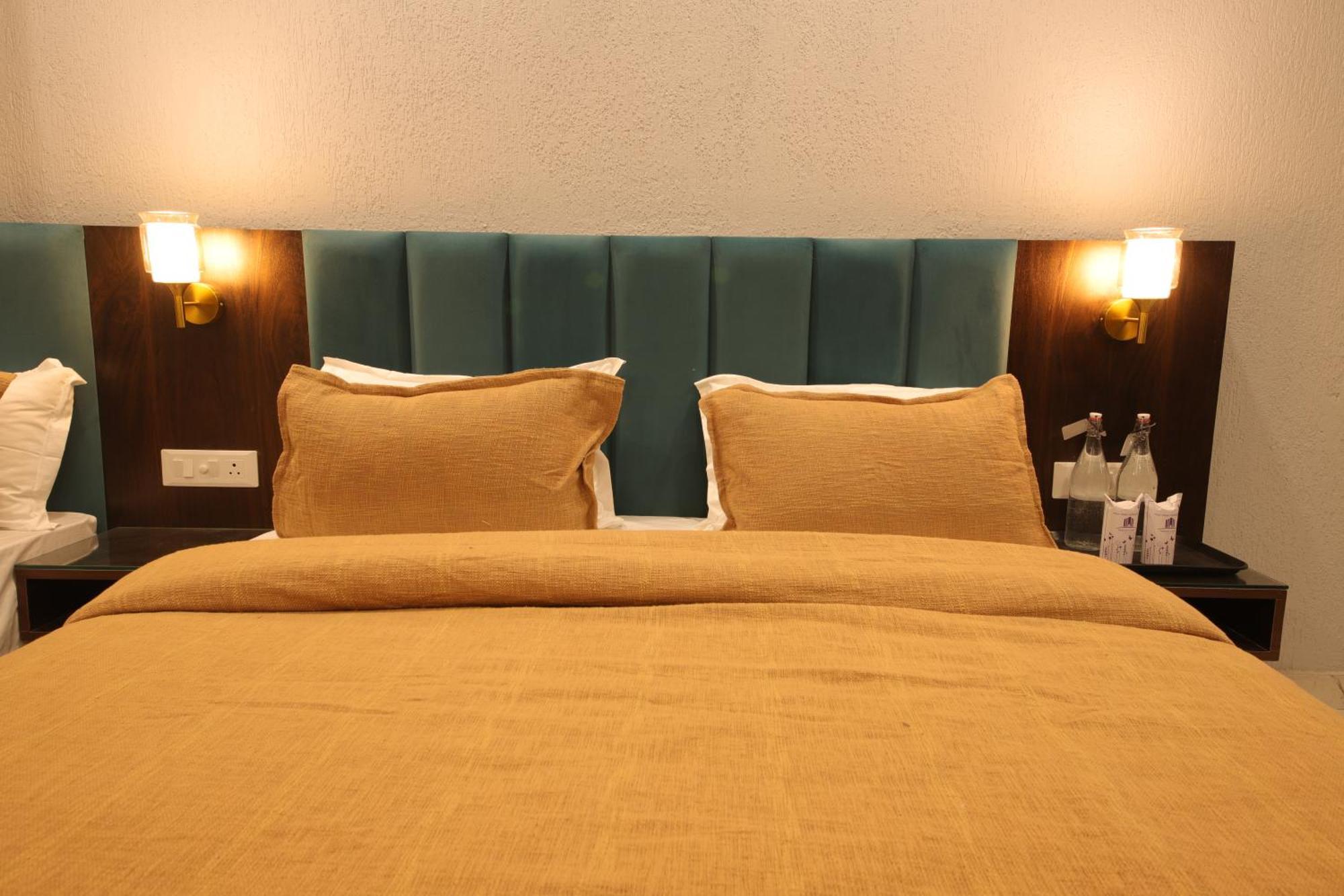 Perfectstayz Heritage Near Neem Beach ริชิเคช ภายนอก รูปภาพ